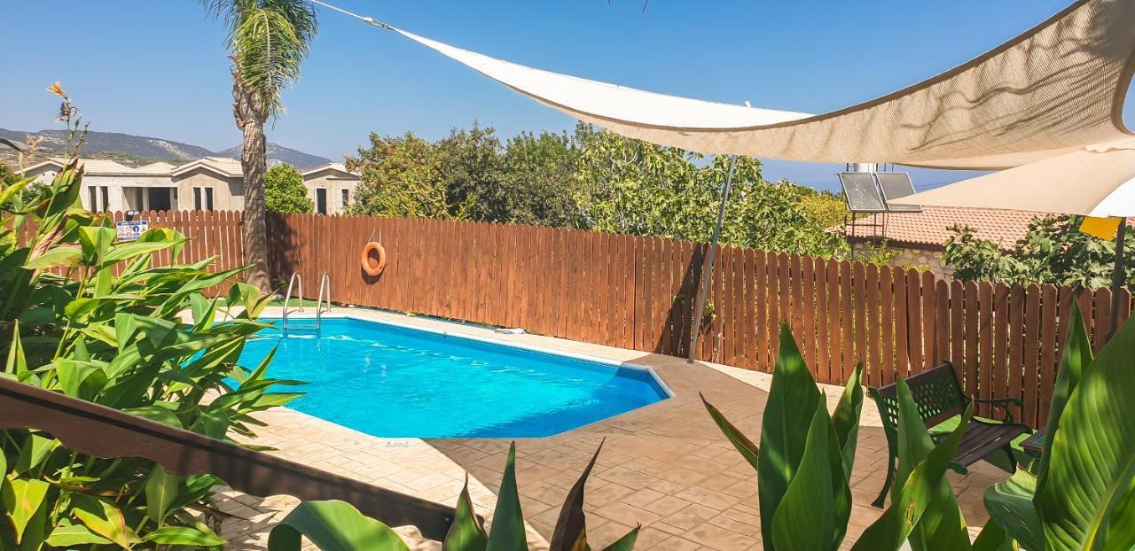 הוילה נאו חוריו Yiangos House מראה חיצוני תמונה