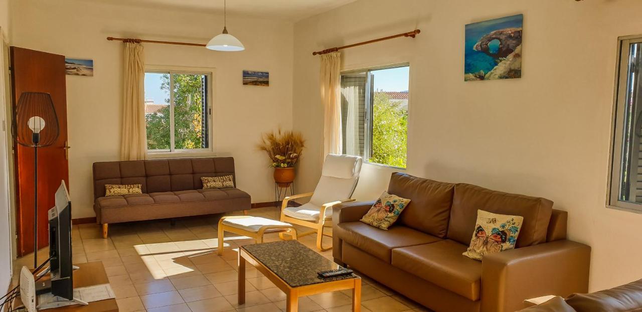 הוילה נאו חוריו Yiangos House מראה חיצוני תמונה