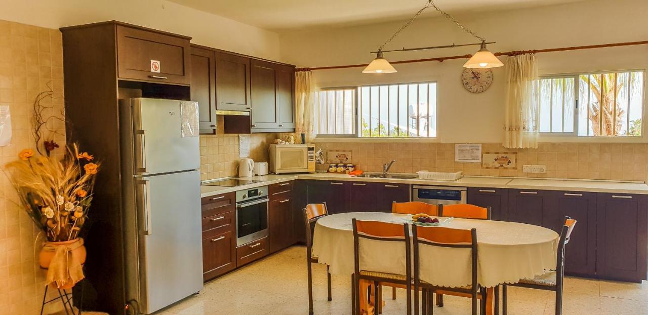 הוילה נאו חוריו Yiangos House מראה חיצוני תמונה